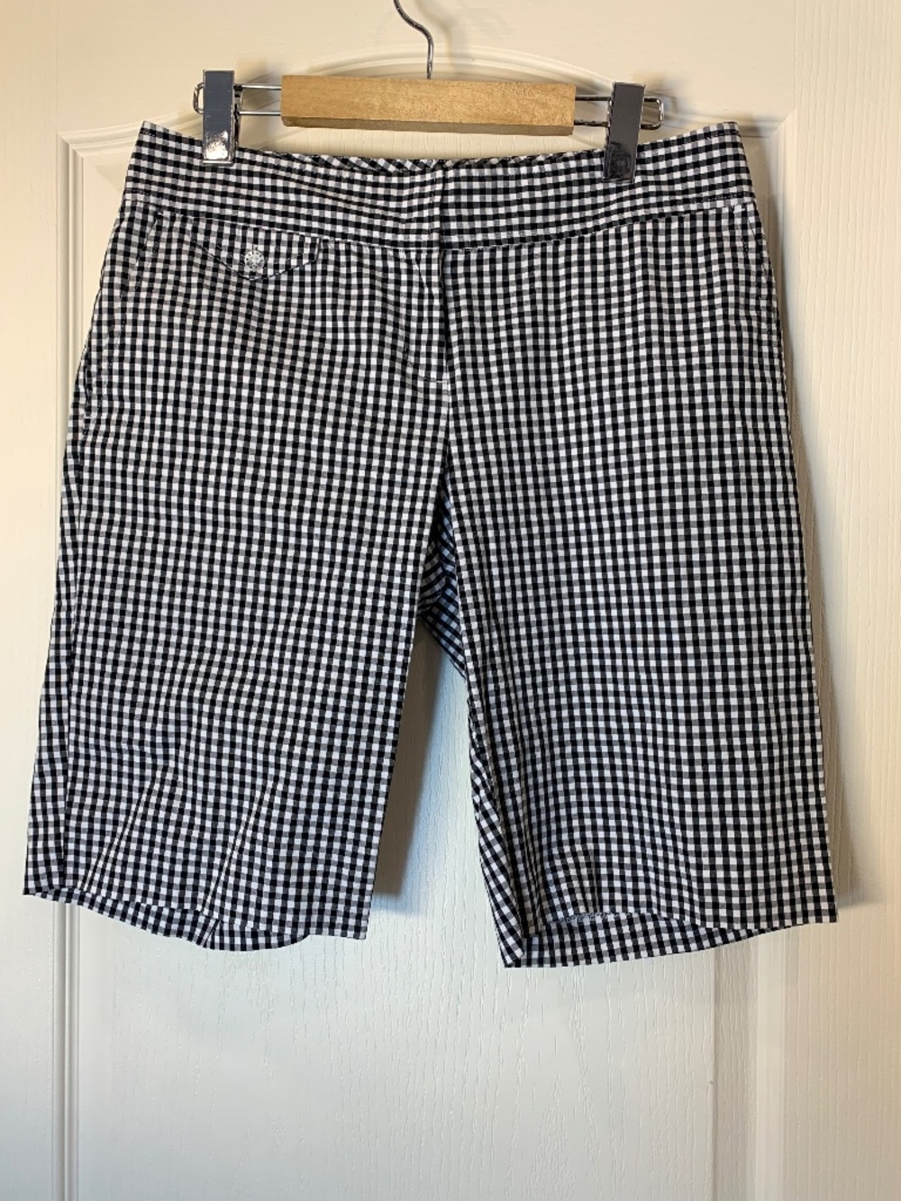 IZOD Golf Classic Gingham Stretch Bermuda Shorts | Black & White | Size 4